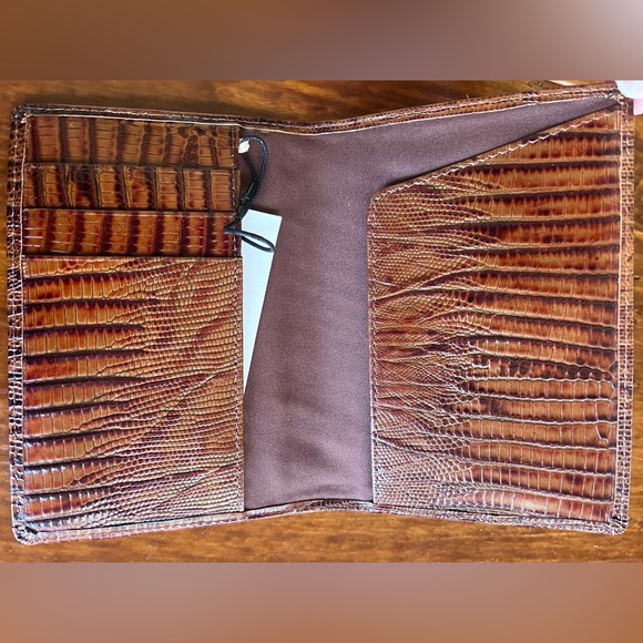NWT Brahmin Passport Wallet in Caramel All Over Lizard - Picture 4 of 11
